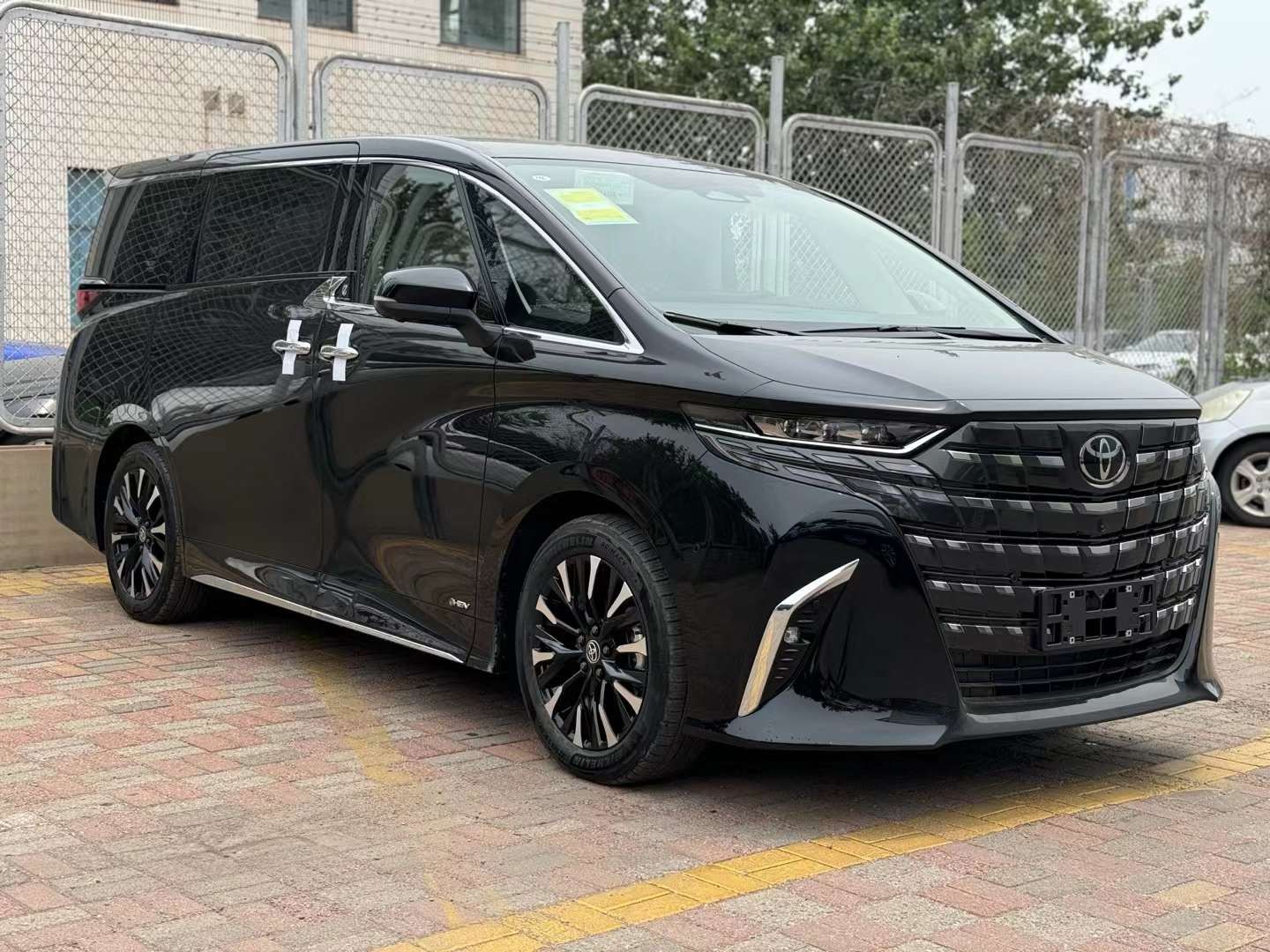 埃尔法 全部在售 2025款 2024款 2023款 2021款 2020款 2019款,2024款丰田埃尔法惠民 新行情解析经典元素