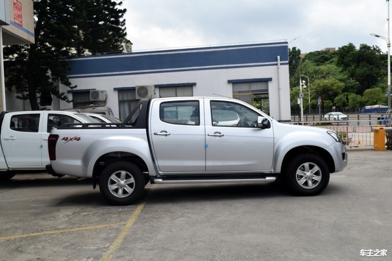 D-MAX 全部在售 2025款 2023款 2021款 2020款 2019款 2018款,成都D-MAX优惠0.50万 仅12.98万可入手